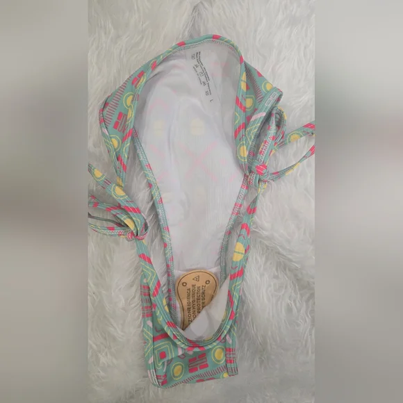 Geometric‎ Pattern Bikini Set - Picture 2 of 3